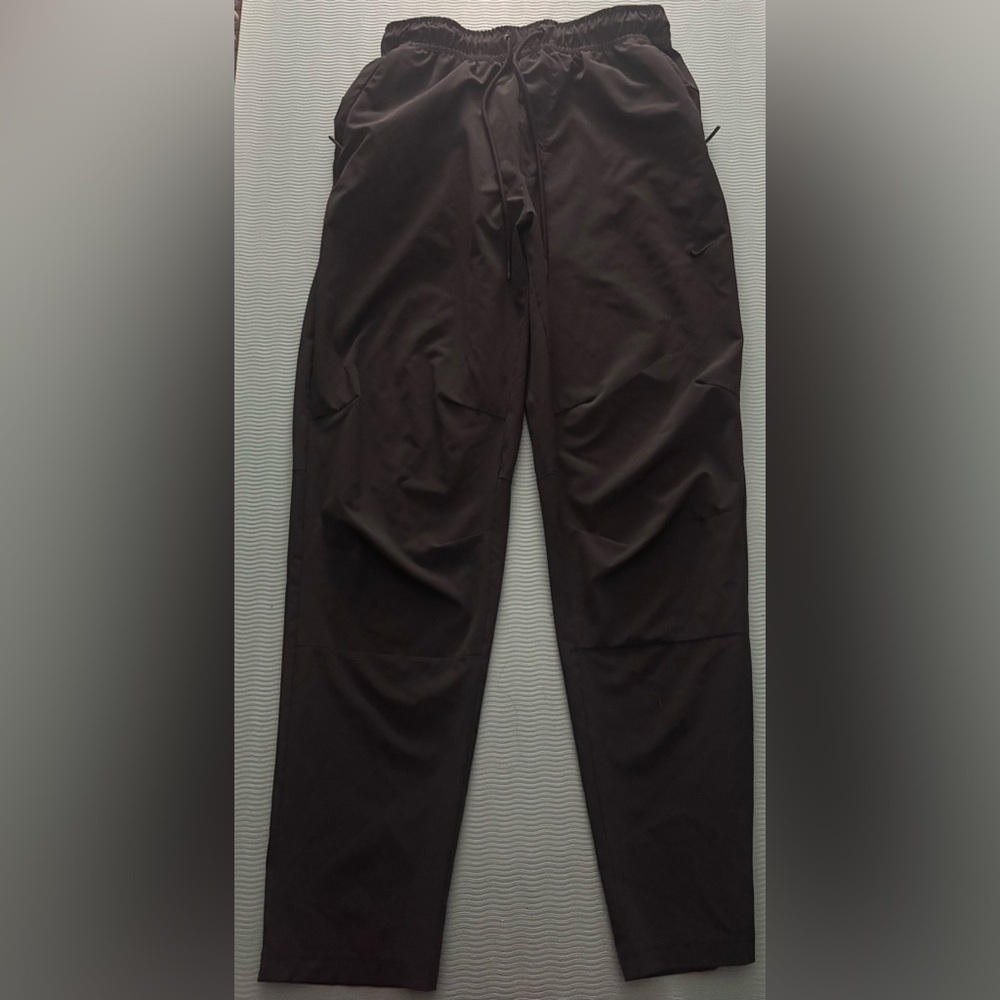 Nike Men's dri-fit men’s small light weight pants
